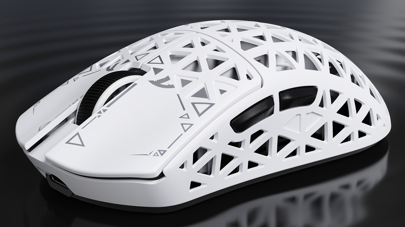 Attack Shark R5 Ultra Review: Light, Fast, but Not Flawless